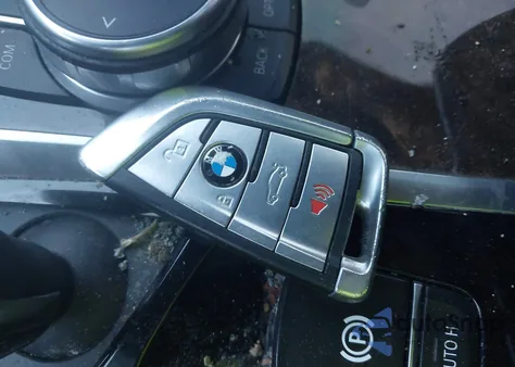 2019 BMW 540I xDrive из США, поврежденный, VIN WBAJE7C57KWW15776